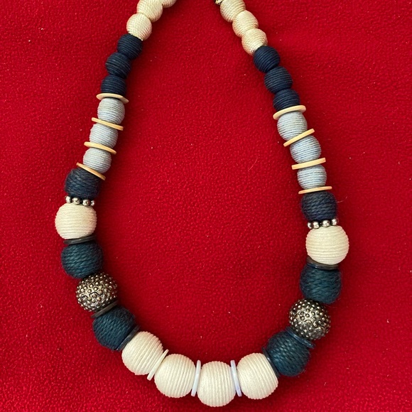 Unique Chunky Navy/Cream Necklace - Picture 1 of 3